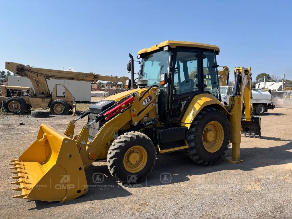 CAT 424 0415 (1).webp