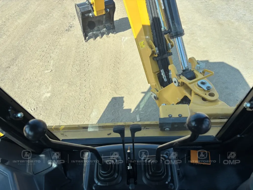 CAT 424 0415 (13).webp