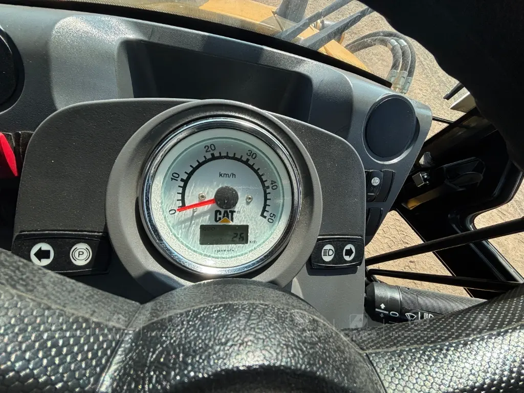 CAT 424 0415 (12).webp