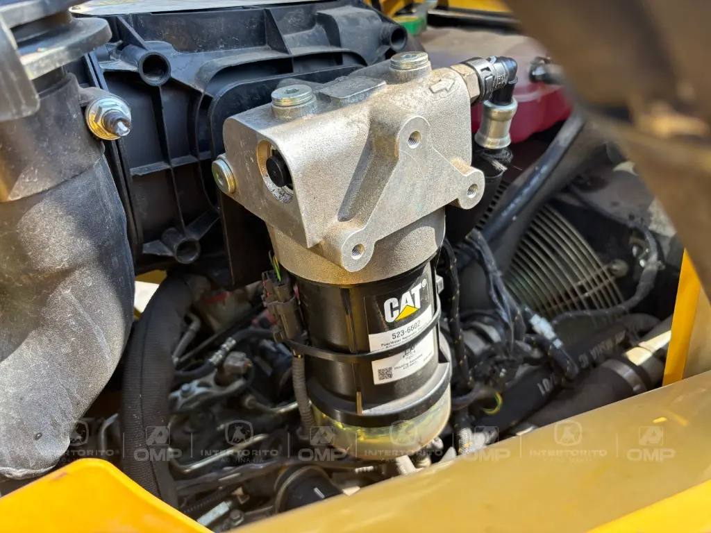 CAT 424 0415 (16).webp