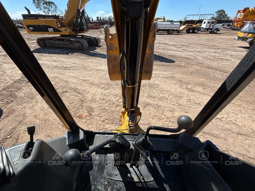 CAT 416F2 0195 (13).webp