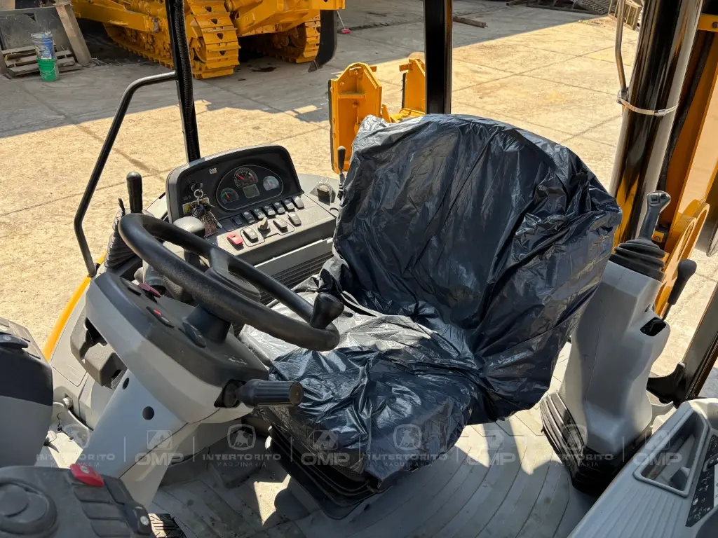 CAT 450F 0377 (2).webp