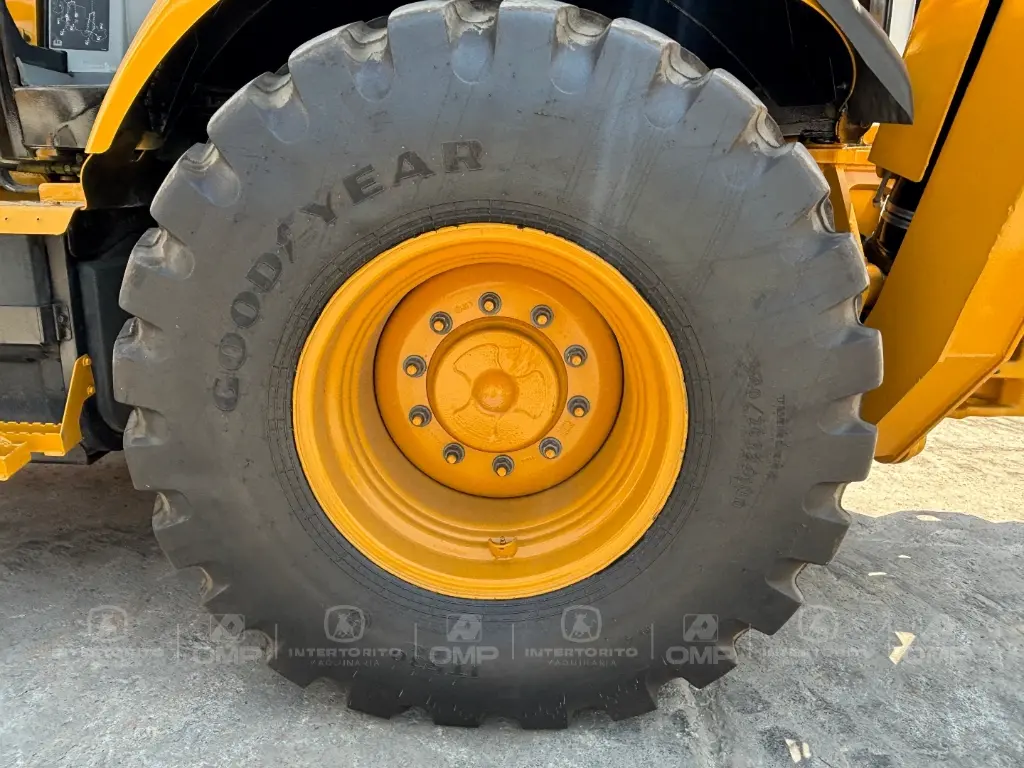 CAT 450F 0377 (1).webp