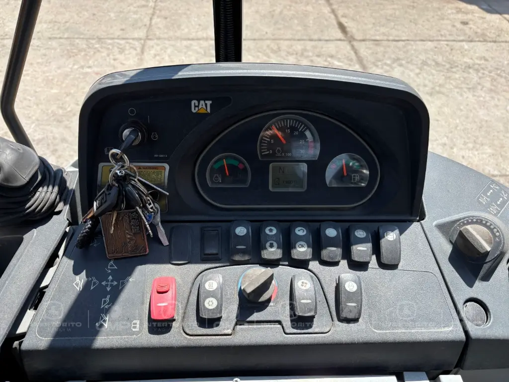 CAT 450F 0377 (4).webp