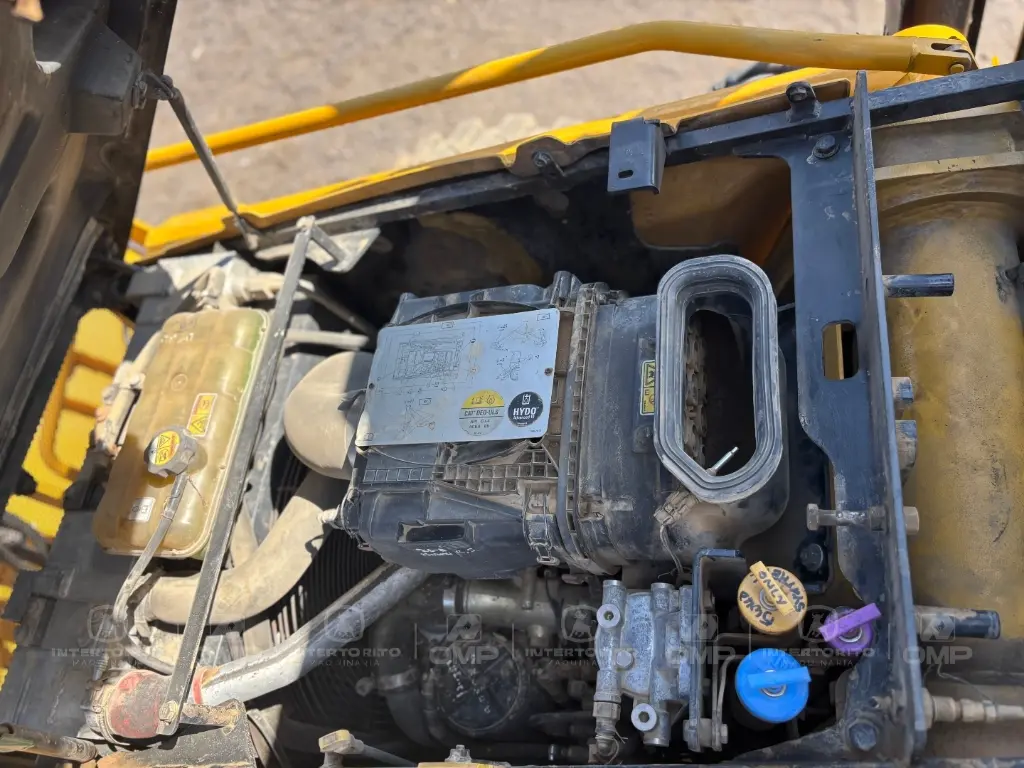 CAT 450F 0377 (23).webp