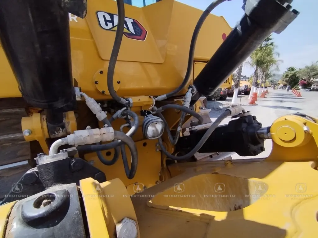 CAT D8 0542 (6).webp