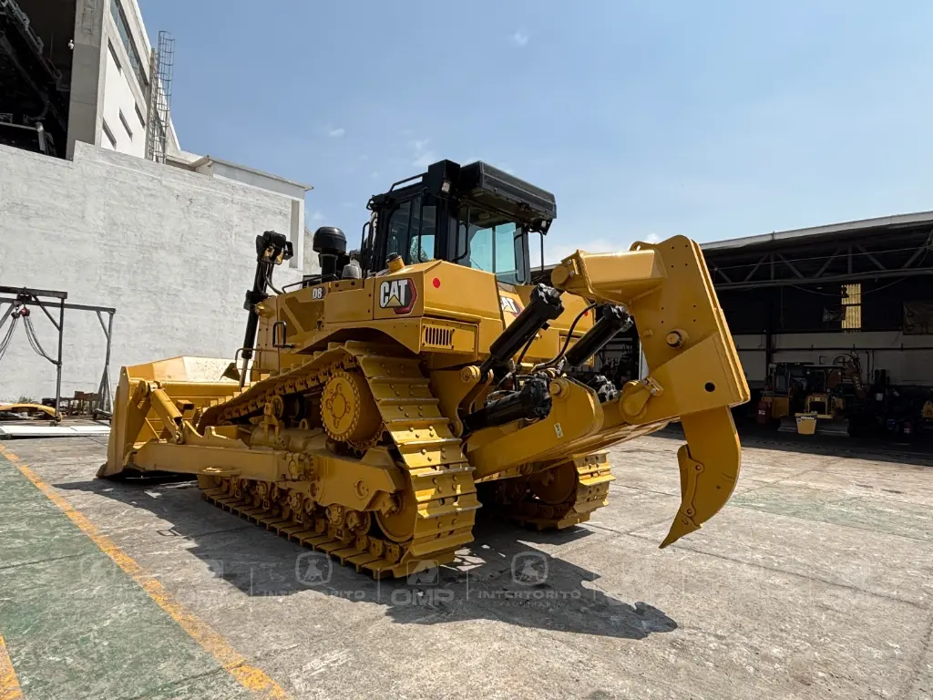 CAT D8 0394 (17).webp