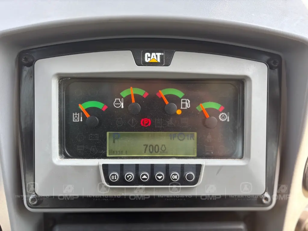 CAT D8 0394 (11).webp