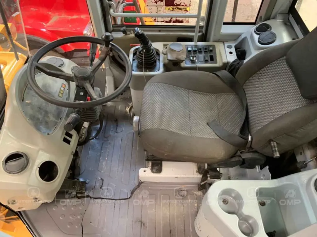 8 CARGADOR HYUNDAI HL 780 7A (16).webp