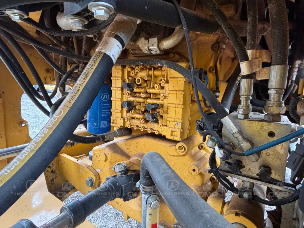 JOHN DEERE 444 0343 (13).webp