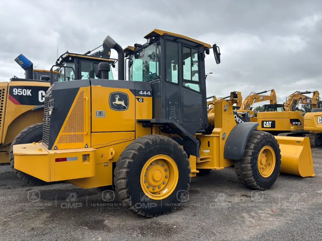 JOHN DEERE 444 0343 (3).webp