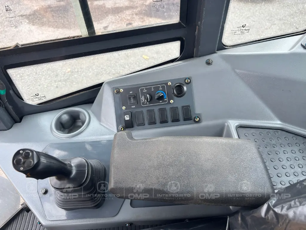 JOHN DEERE 444 0343 (11).webp