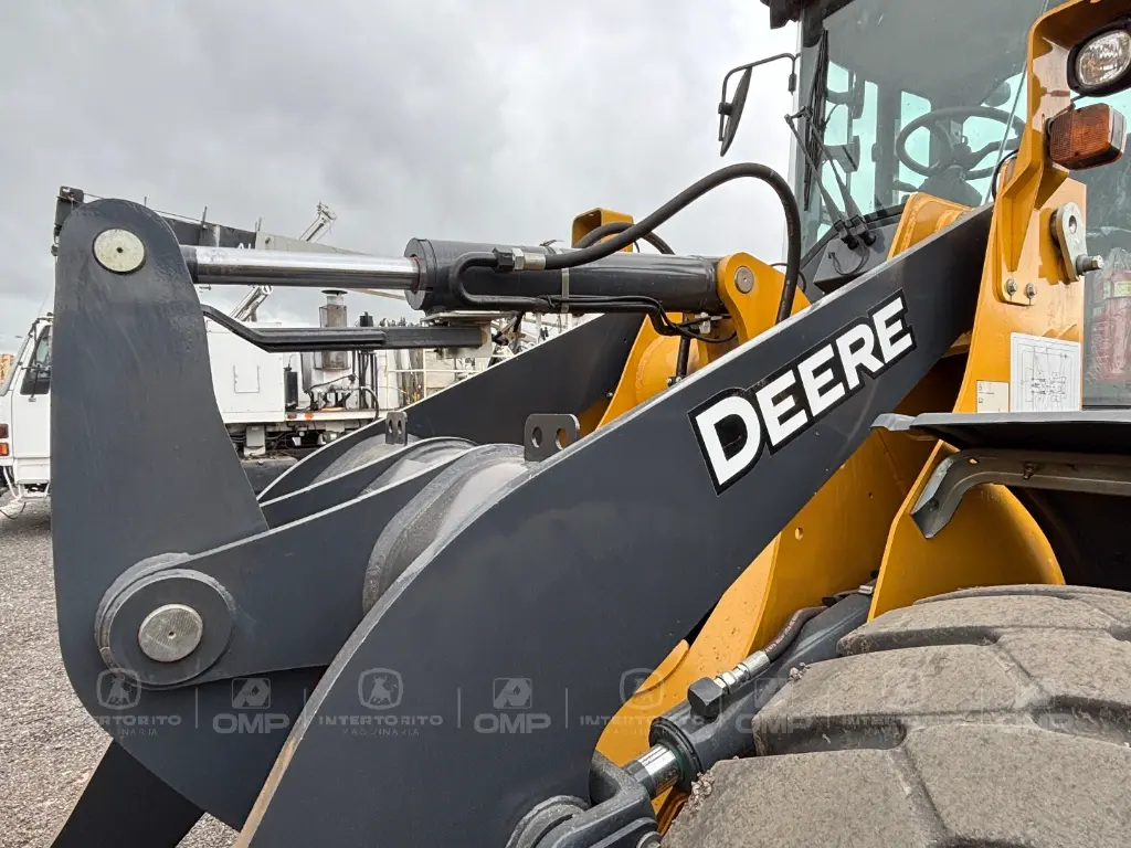 JOHN DEERE 444 0343 (14).webp