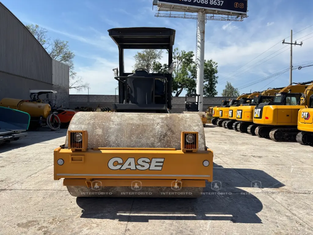 CASE 1110EXD 6892 (8).webp