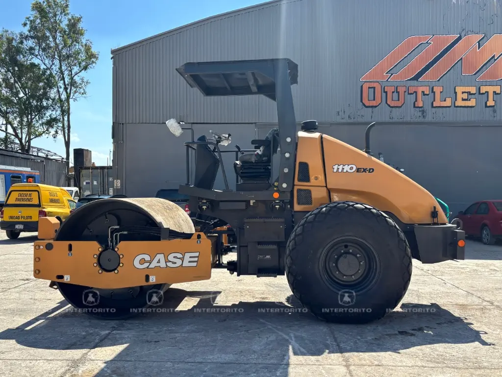 CASE 1110EXD 6892 (11).webp