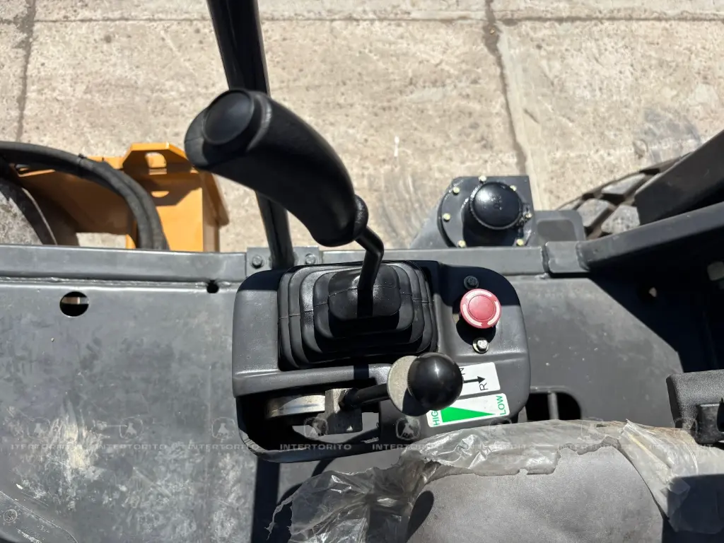 CASE 1110EXD 6892 (19).webp