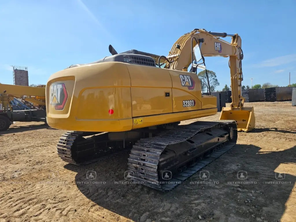 CAT 323D3 0614 (15).webp