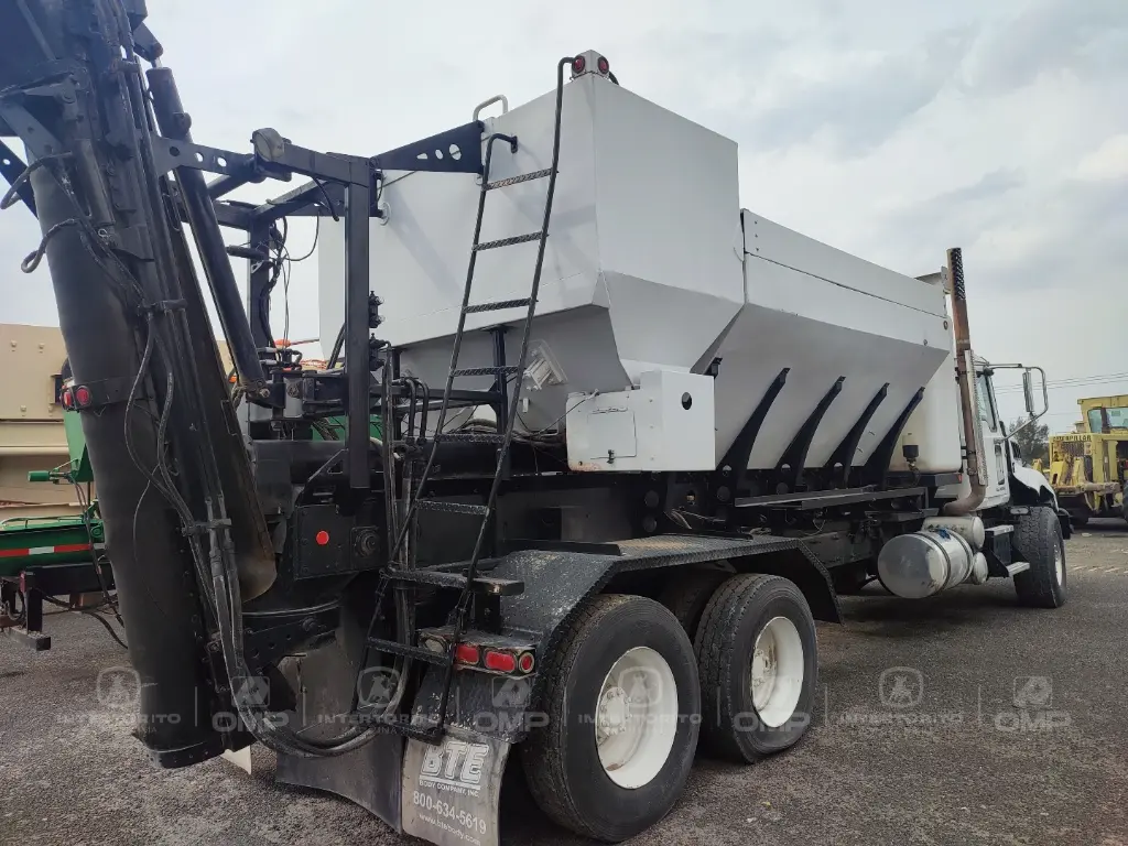 7 CAMION MACK GU813 (3).webp