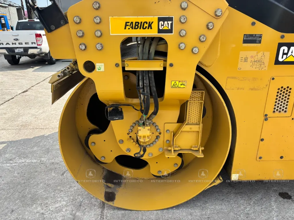 CAT CB64B 0102 (10).webp