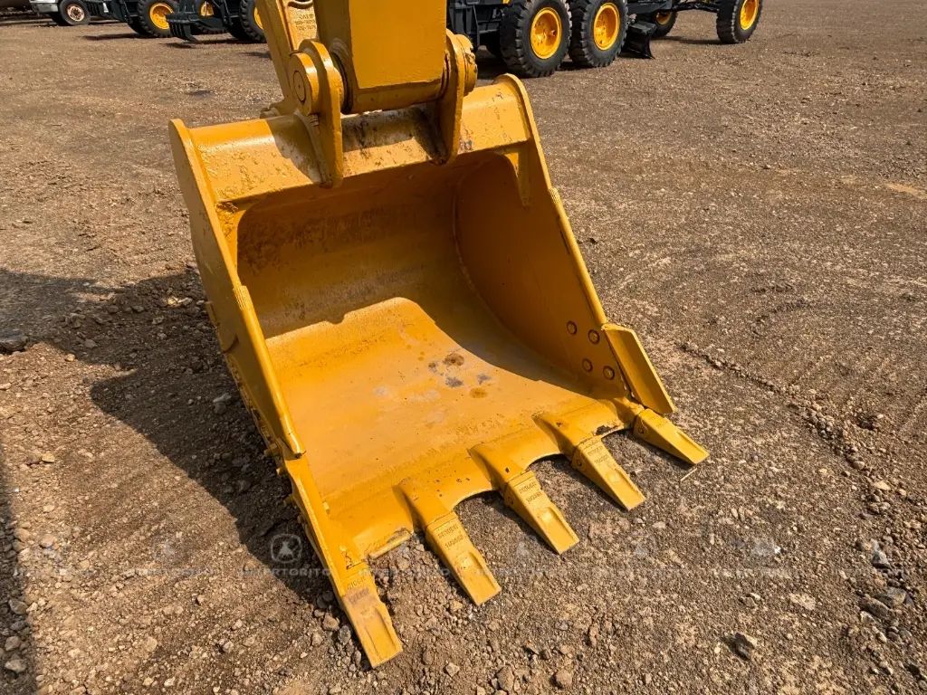 CAT 320GC 1969 (14).webp