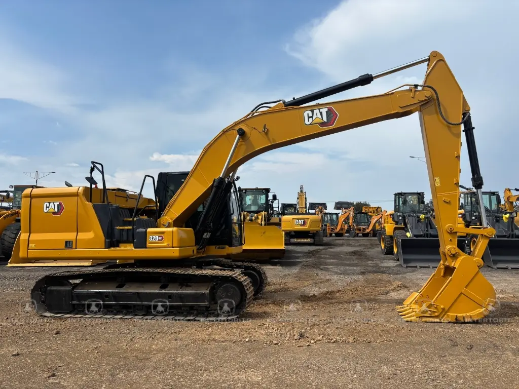 CAT 320GC 1969 (4).webp