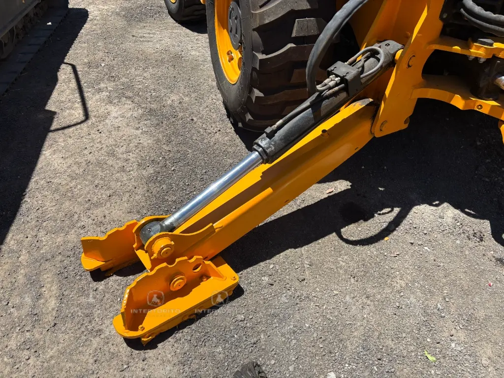 JCB 3CX 4708 (8).webp