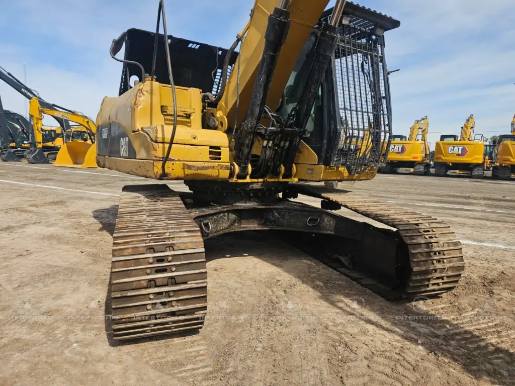 CAT 329 (2).webp