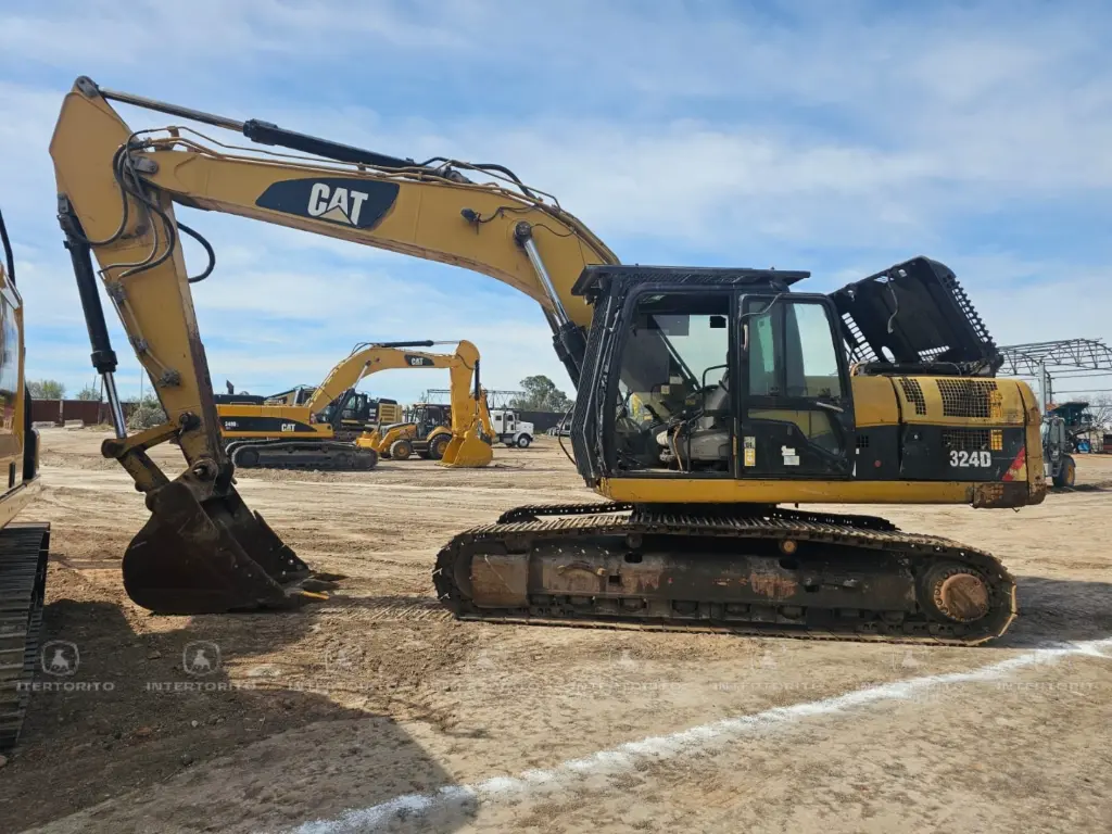CAT 329 (4).webp