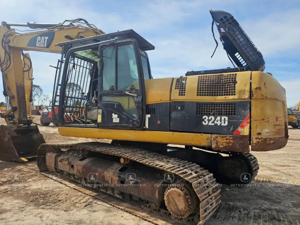 CAT 329 (6).webp