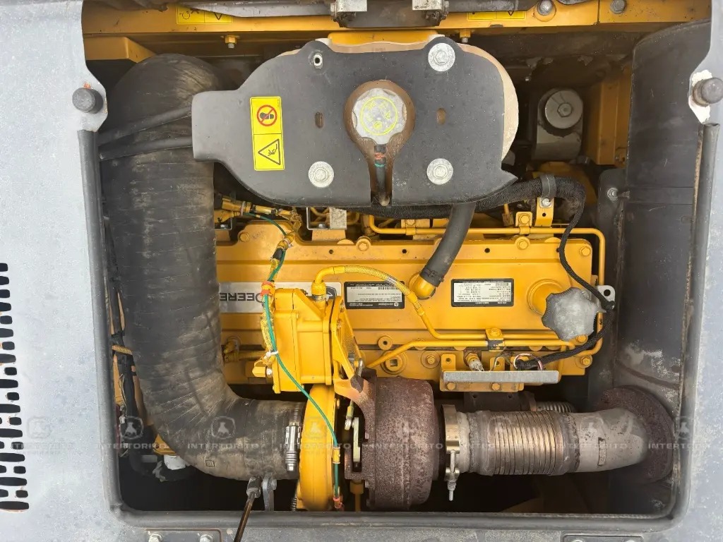 J DEERE E400 0152 (8).webp