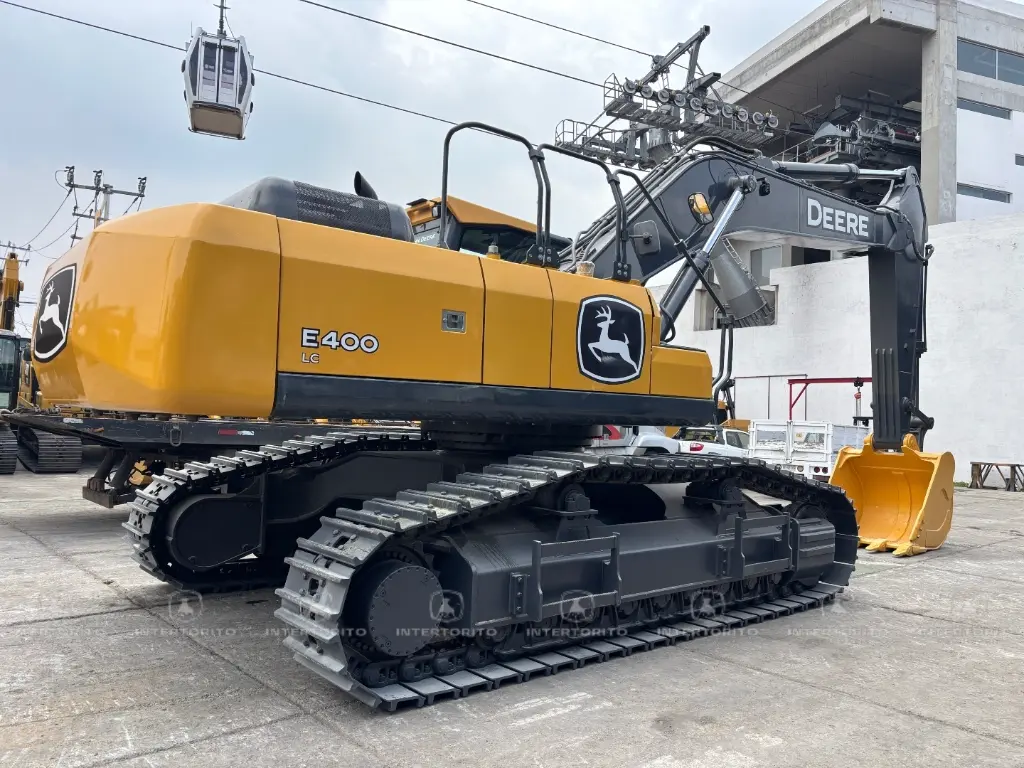J DEERE E400 0152 (17).webp