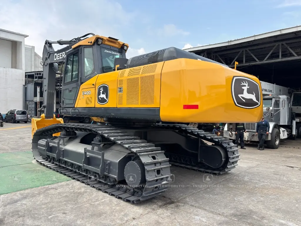 J DEERE E400 0152 (19).webp