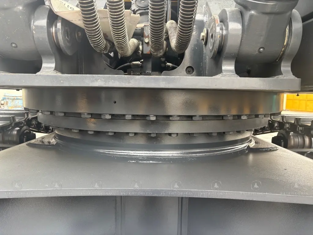 J DEERE E400 0152 (5).webp