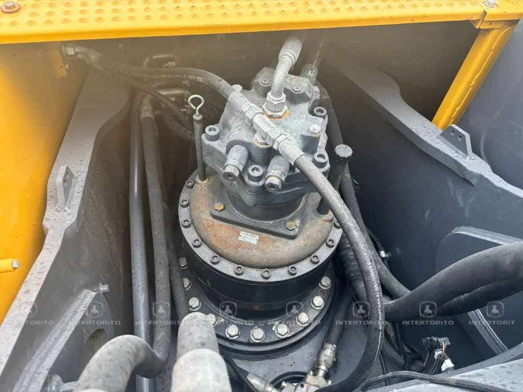 J DEERE E400 0152 (9).webp