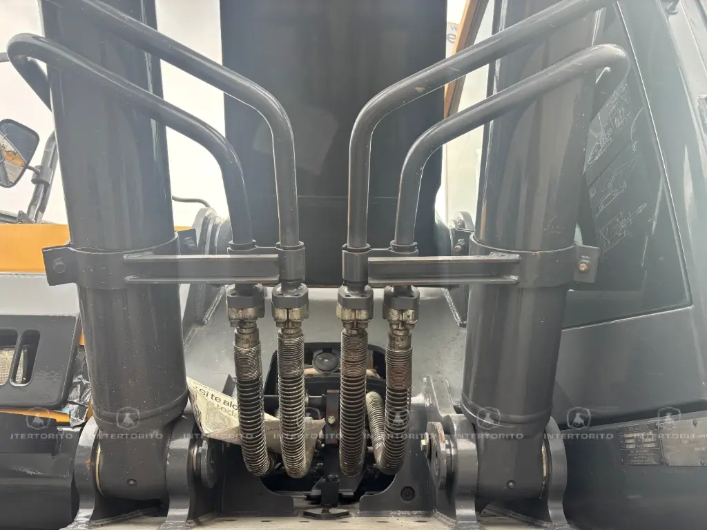 J DEERE E400 0152 (4).webp