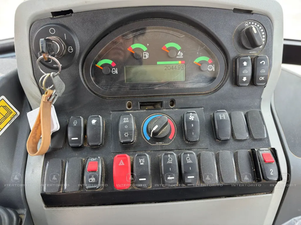 CAT 420F2 4887 (17).webp