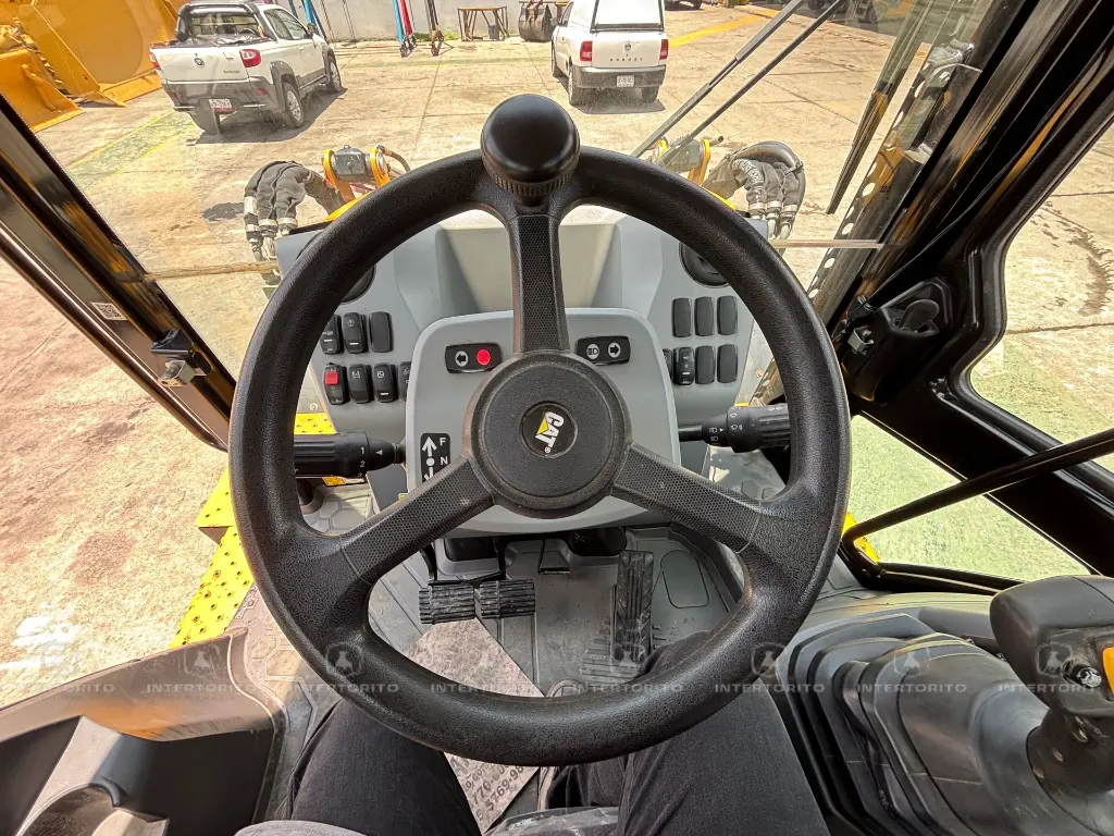 CAT 420F2 4887 (19).webp