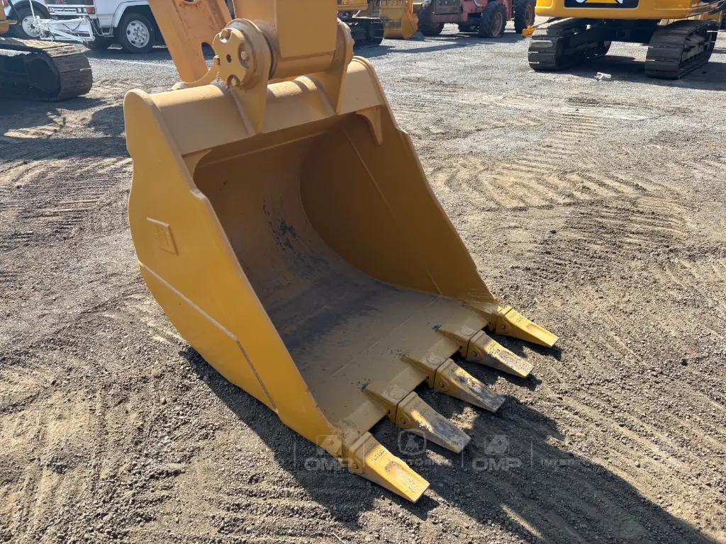 CAT 325 0612 (10).webp