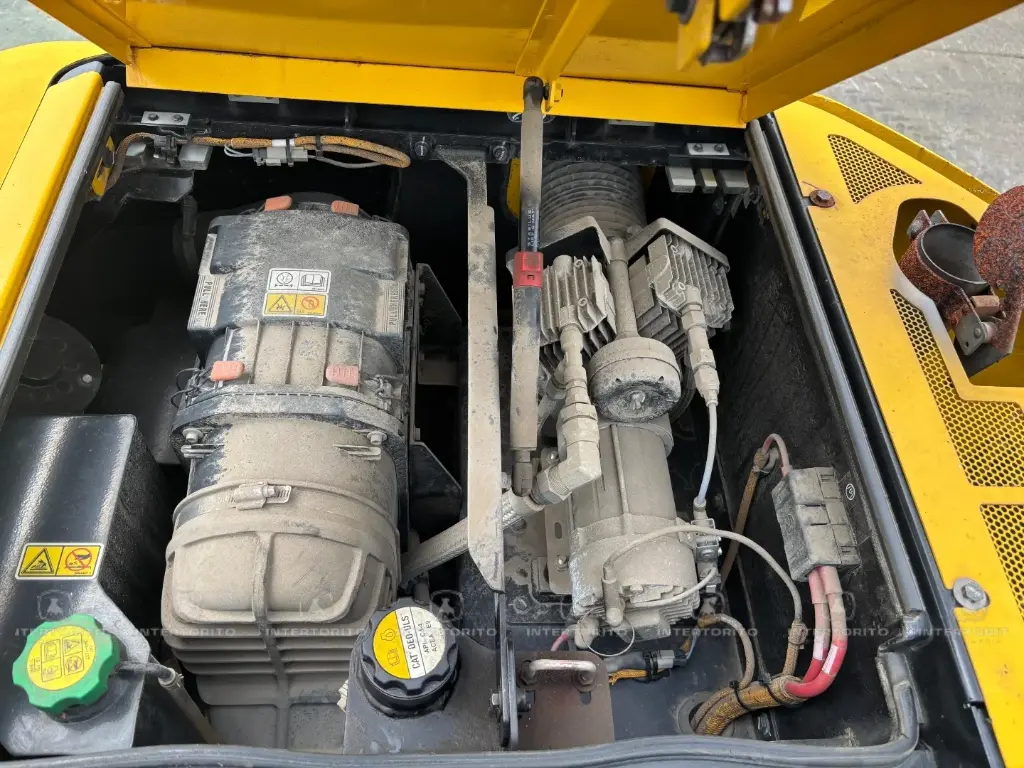 CAT M323F 0225 (2)_17_11zon.webp