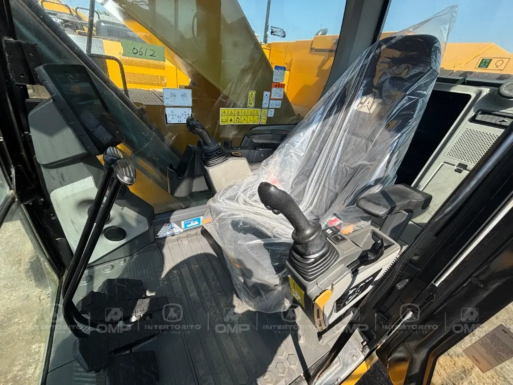 CAT 325 0612 (16).webp