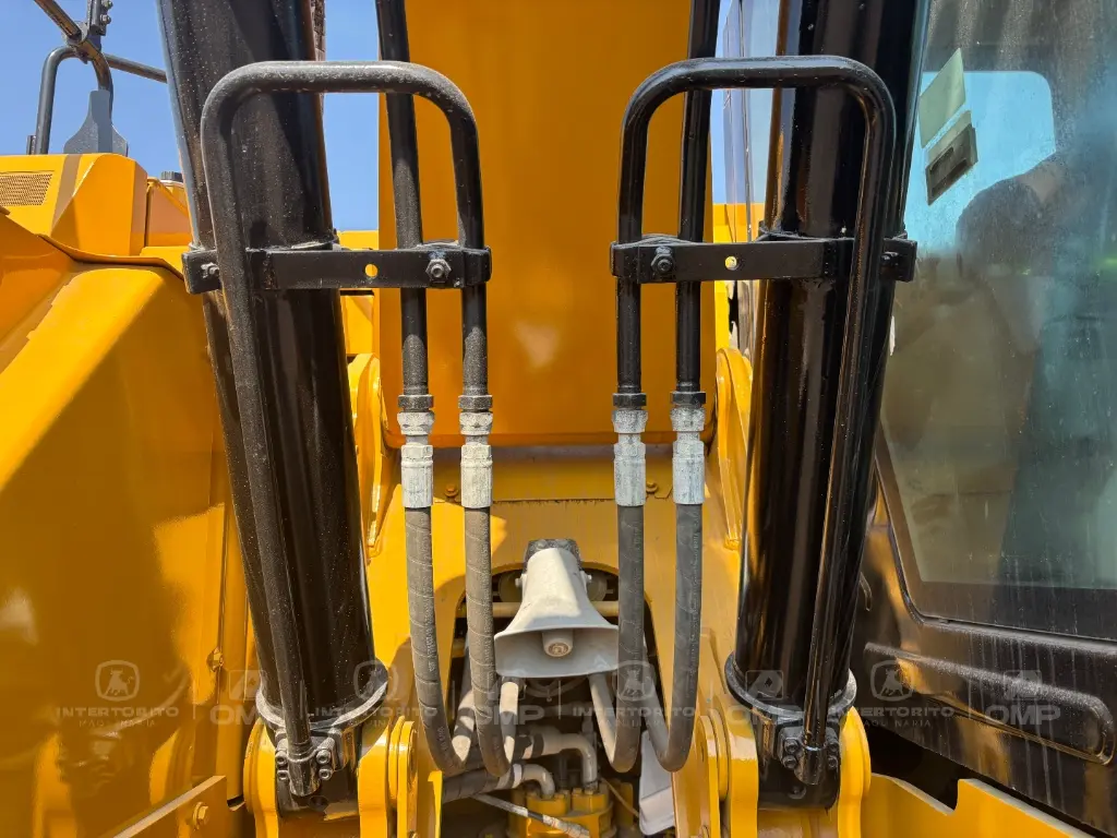 CAT 325 0612 (11).webp