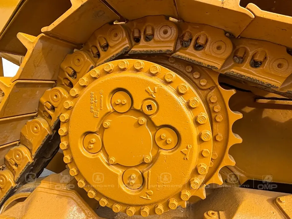 CAT D8T 1937 (10)_7_11zon.webp