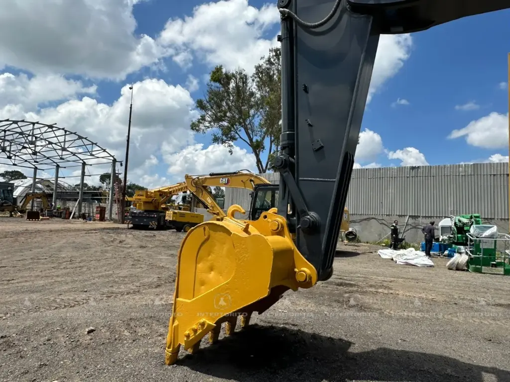 J DEERE 400E 0150 (14)_14_11zon.webp