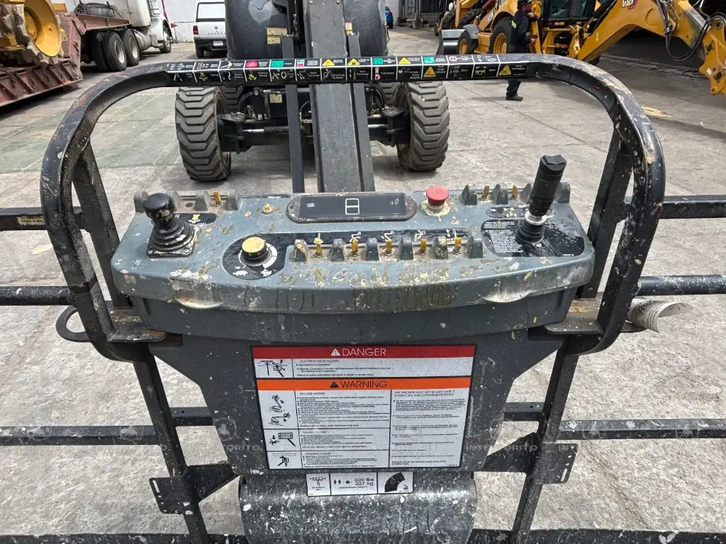 JLG 600AJ 6839 (4)_4_11zon.webp