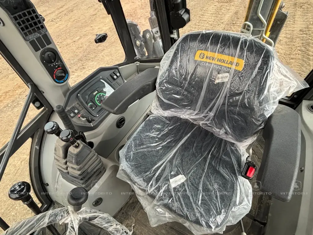 NH BC80 CABINA (14)_11_11zon.webp