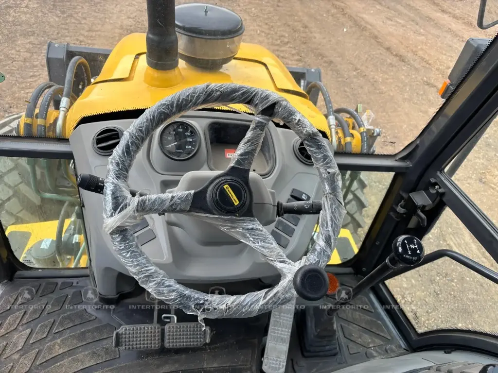 NH BC80 CABINA (15)_12_11zon.webp