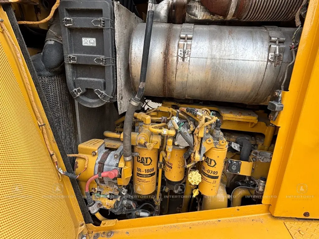 CAT D8T 1031 (16)_16_11zon.webp