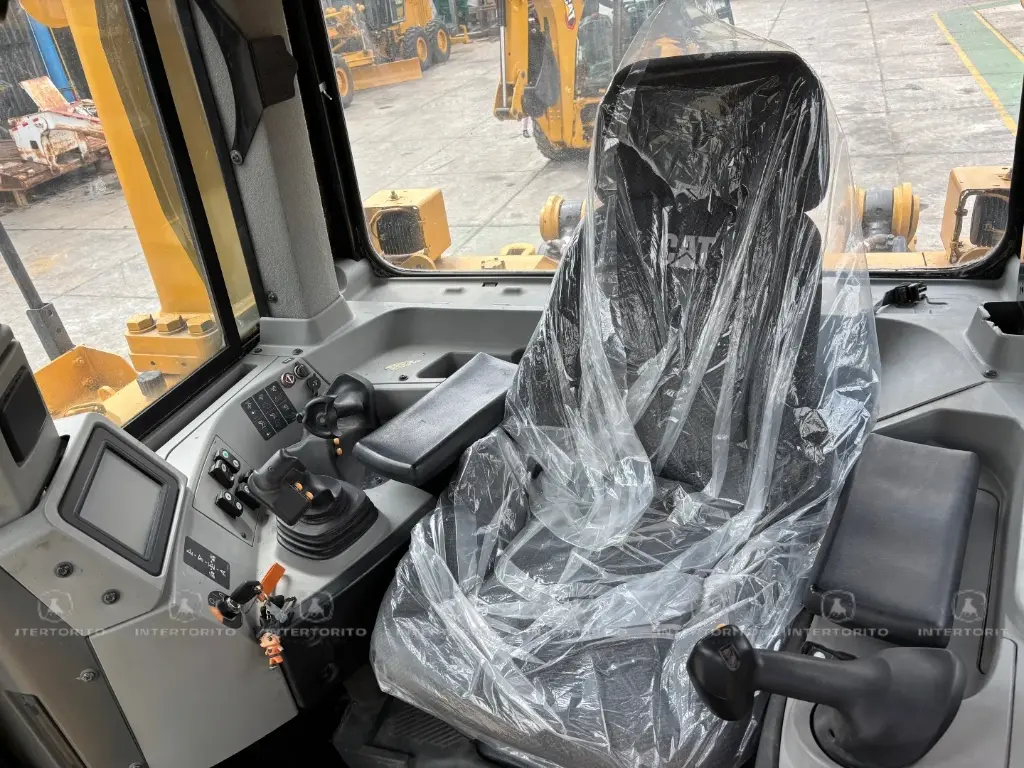 CAT D8T 1031 (14)_14_11zon.webp