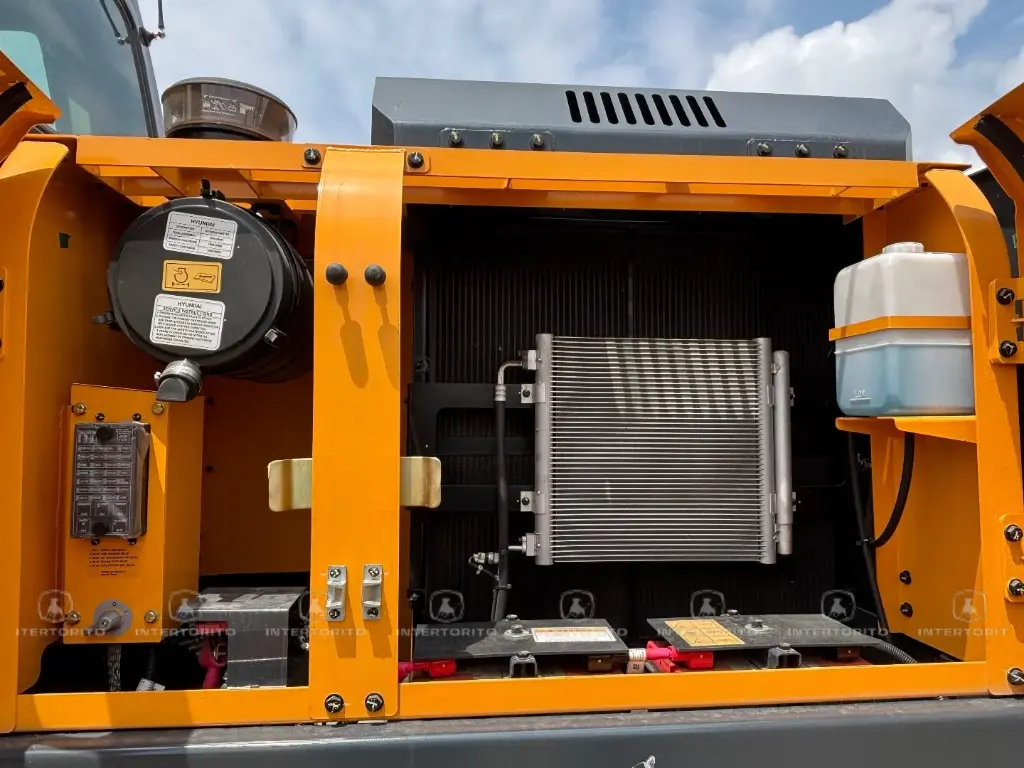 HYUNDAI R245 (16)_4_11zon.webp