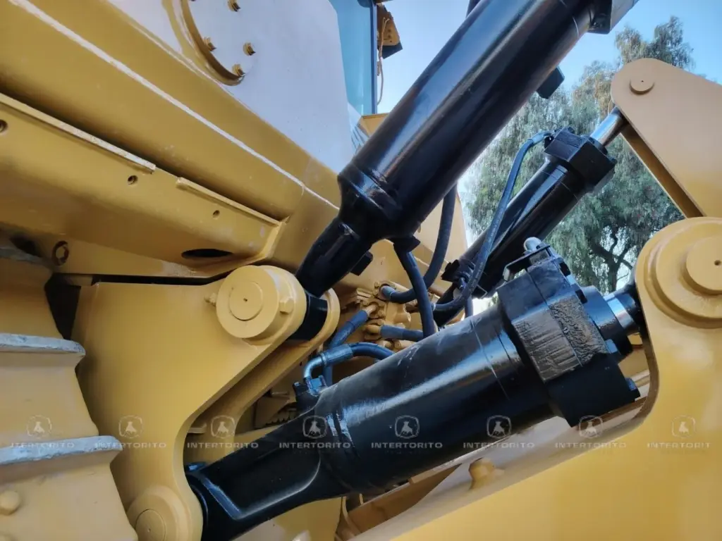 CAT D8T 0531 (6)_6_11zon.webp